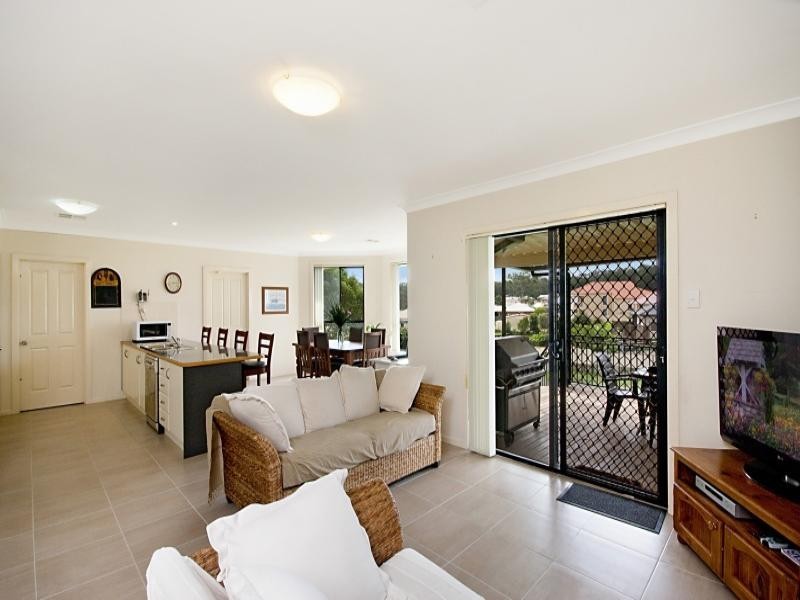 4 Amber Grove, Bolwarra Heights NSW 2320