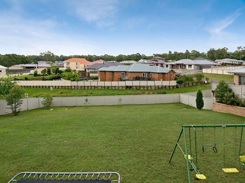 4 Amber Grove, Bolwarra Heights NSW 2320
