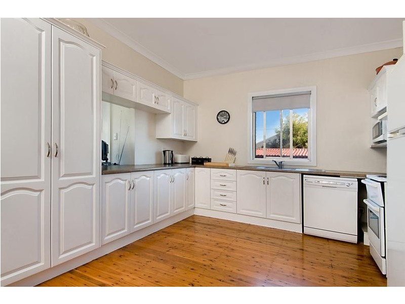 8 Booth Street, East Maitland NSW 2323