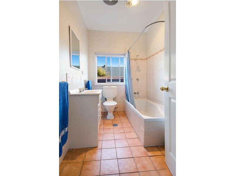 8 Booth Street, East Maitland NSW 2323