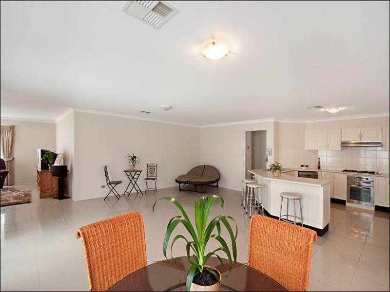 6 Upington Drive, East Maitland NSW 2323