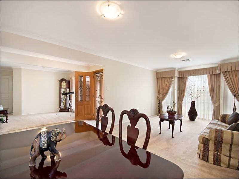 6 Upington Drive, East Maitland NSW 2323