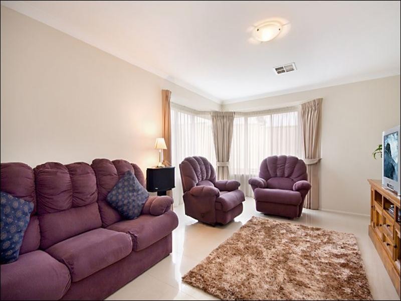 6 Upington Drive, East Maitland NSW 2323