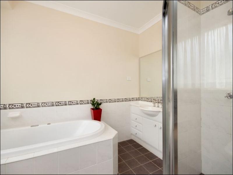 6 Upington Drive, East Maitland NSW 2323