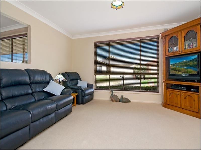 4 Coburn Circuit, Metford NSW 2323