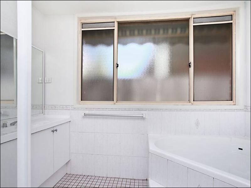 33 Eucalyptus Crescent, Metford NSW 2323