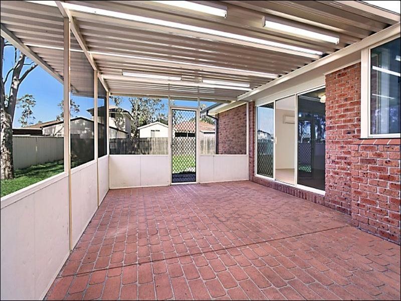 33 Eucalyptus Crescent, Metford NSW 2323