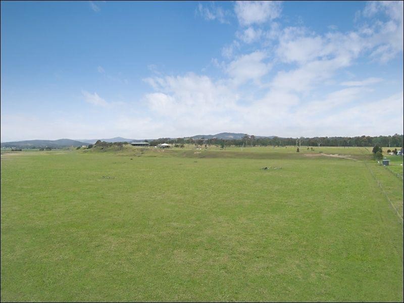 163 Leneghans Drive, Black Hill NSW 2322