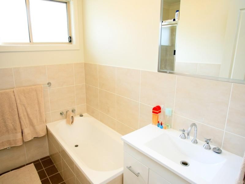 2/36 Neath Street, Pelaw Main NSW 2327