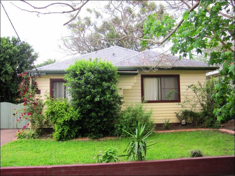 10 Nichols Street, Lorn NSW 2320