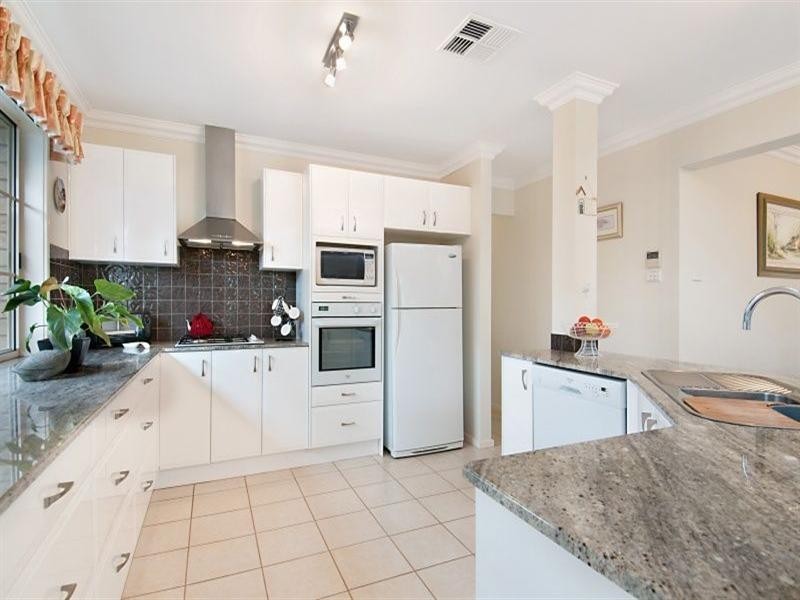 99 Canterbury Drive, Raworth NSW 2321