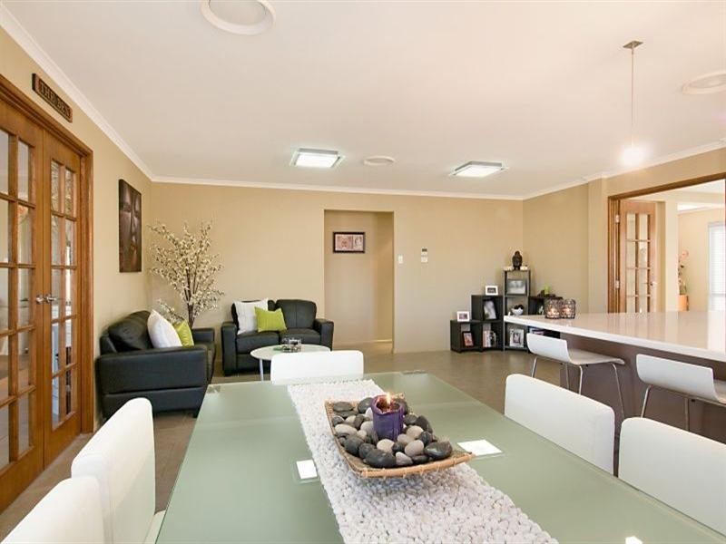 11 Fernleigh Avenue, Aberglasslyn NSW 2320