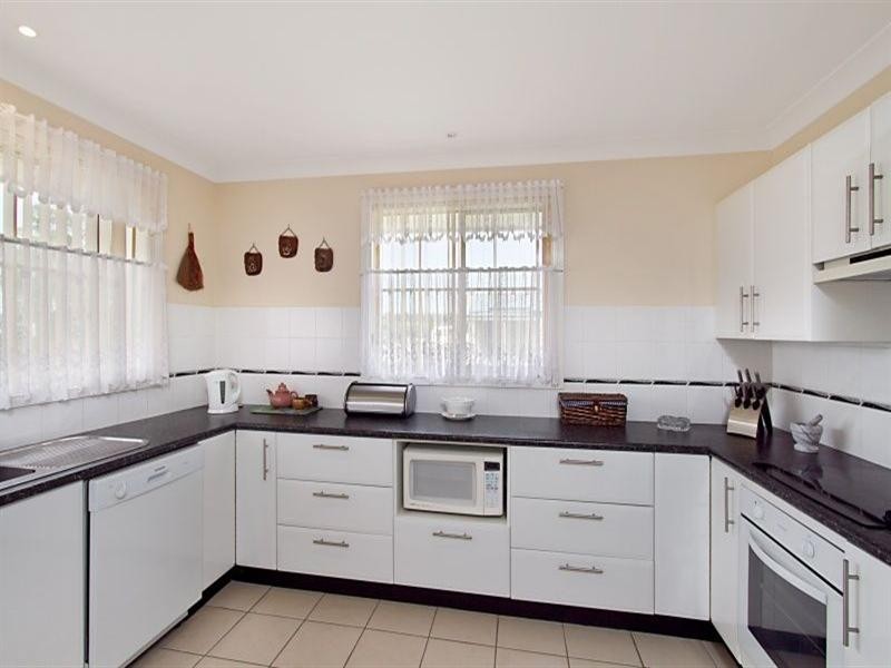 1/24 Streeton Drive, Metford NSW 2323