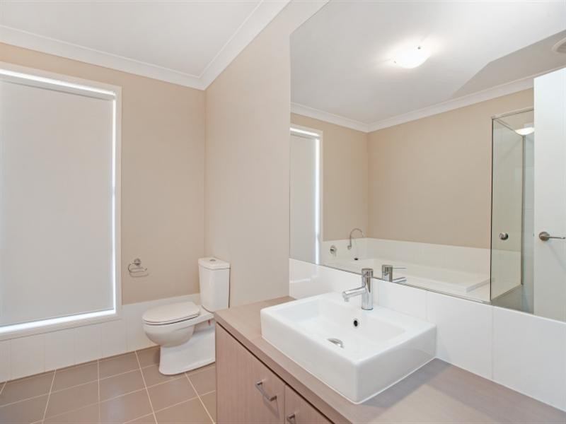 10 Dianella Way, Aberglasslyn NSW 2320