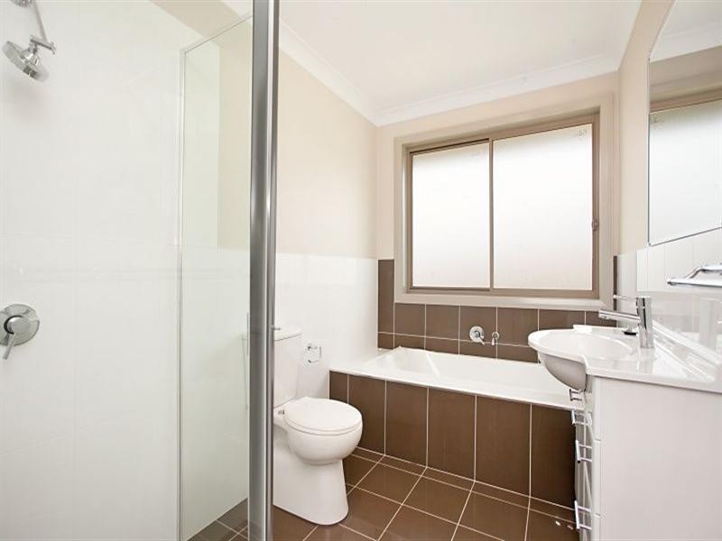 Unit 1/6 Honeysuckle Drive, Aberglasslyn NSW 2320