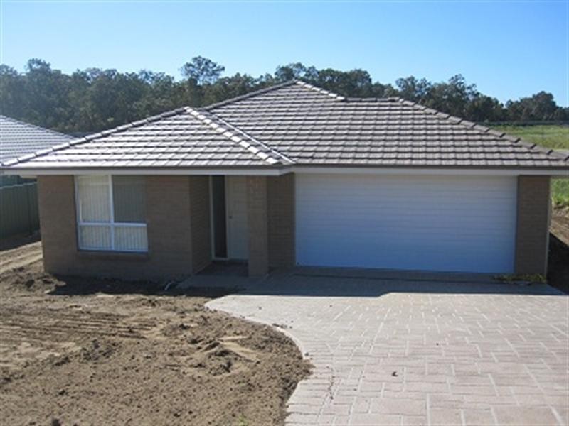 11 Mileham Circuit, Rutherford NSW 2320