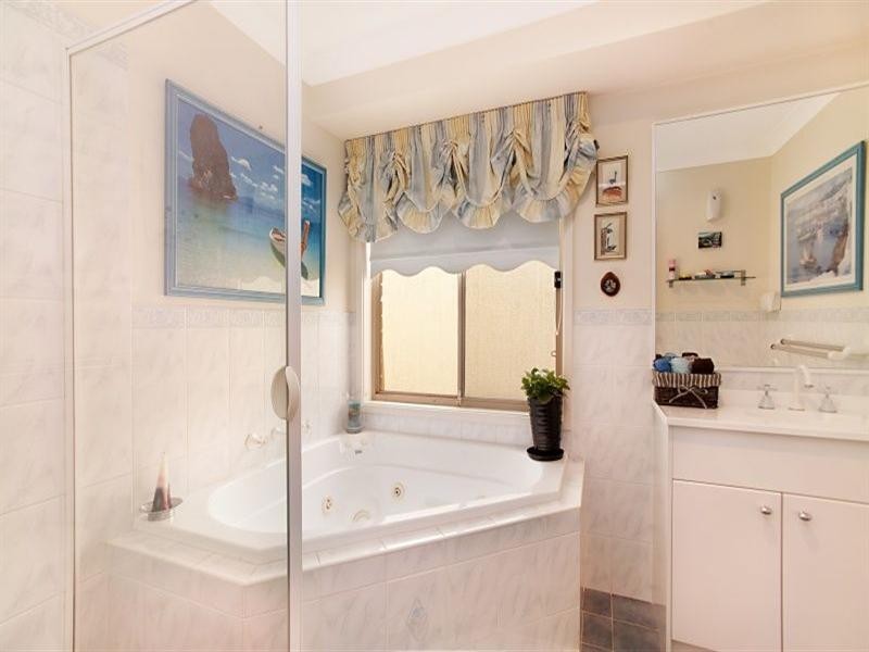 33 Stanton Drive, Raworth NSW 2321