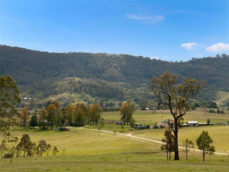 84 Valley Street, Gosforth NSW 2320