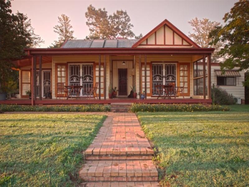 84 Valley Street, Gosforth NSW 2320