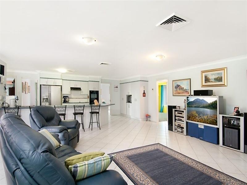 21 Glenlee Court, Thornton NSW 2322