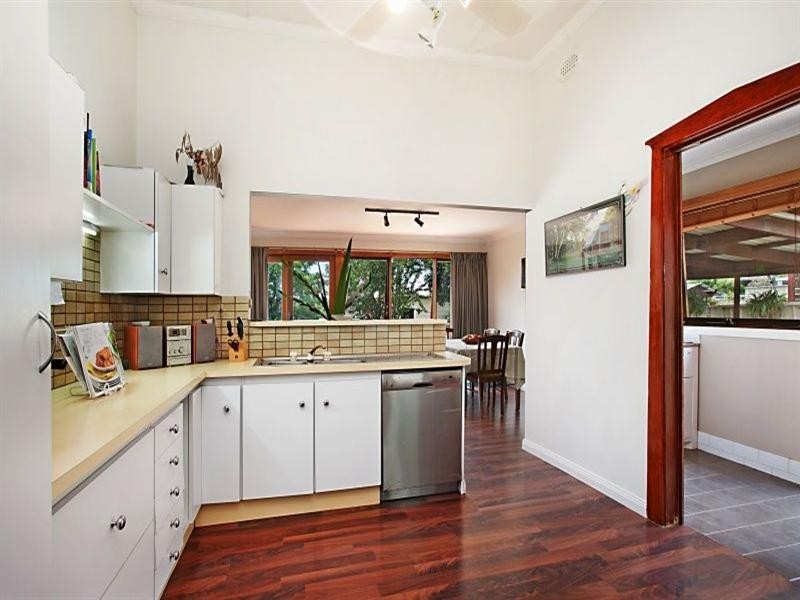 10 Lindesay Street, East Maitland NSW 2323