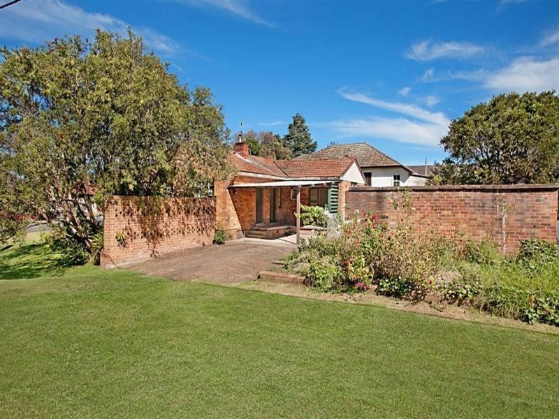 13 Tenambit Street, East Maitland NSW 2323