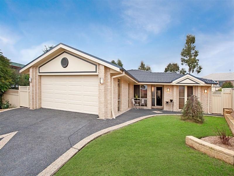 4 Stanley Close, Bolwarra Heights NSW 2320