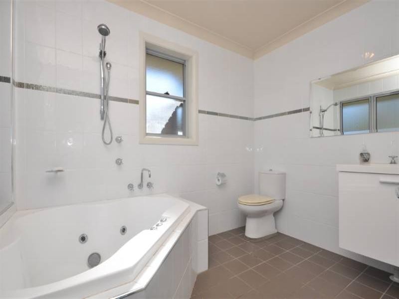 14 Spotted Gum Drive, Rothbury NSW 2320