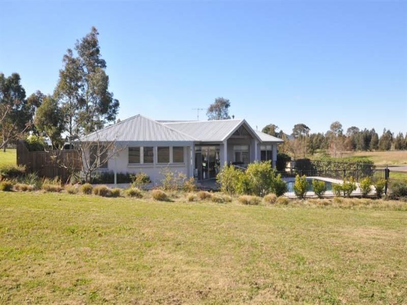 14 Spotted Gum Drive, Rothbury NSW 2320