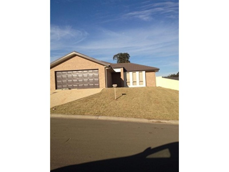 14 Rosemary Street, Aberglasslyn NSW 2320