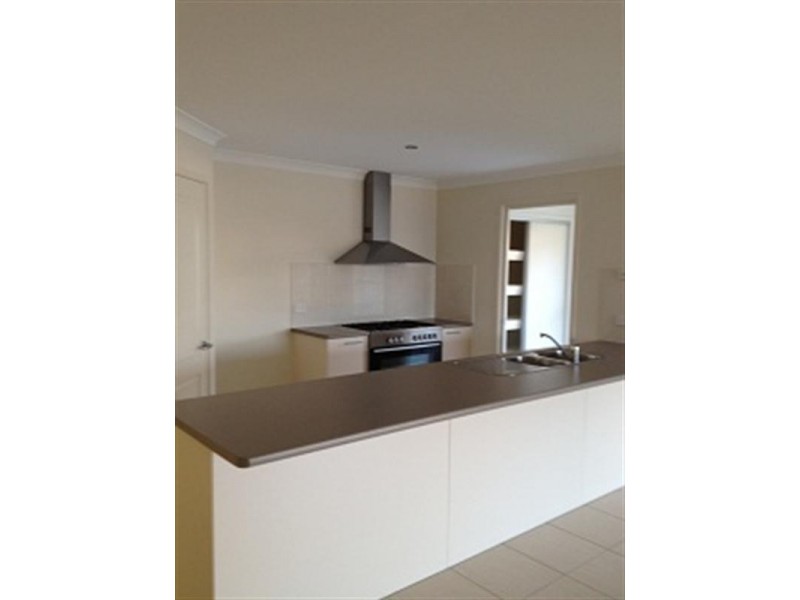 16 Honeysuckle Drive, Aberglasslyn NSW 2320