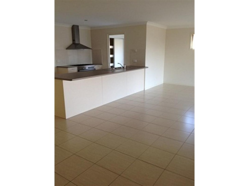 16 Honeysuckle Drive, Aberglasslyn NSW 2320