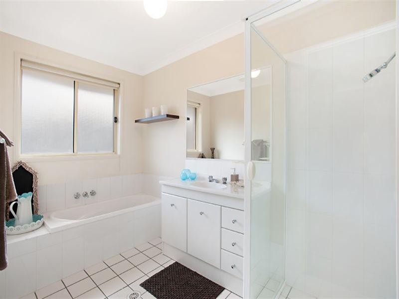 15 Amber Grove, Bolwarra Heights NSW 2320