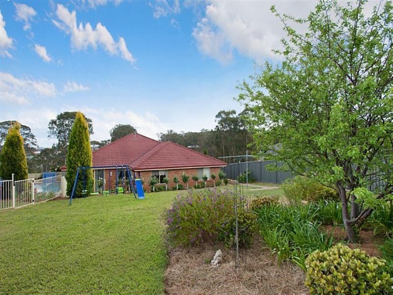 15 Amber Grove, Bolwarra Heights NSW 2320