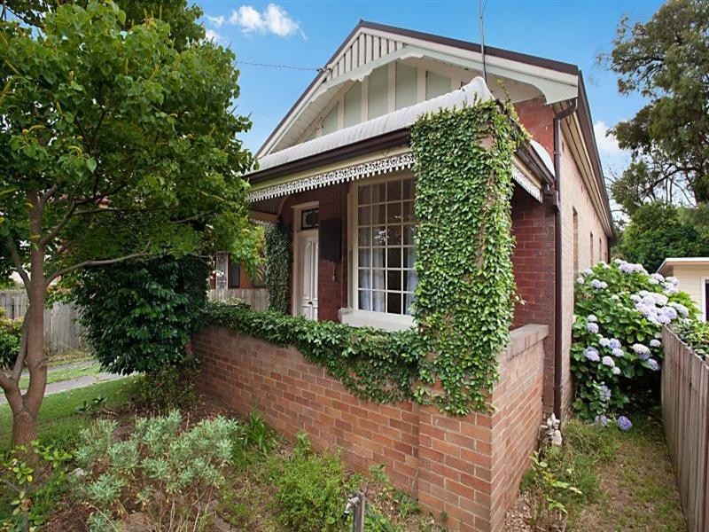 9 Brisbane Street, Lorn NSW 2320