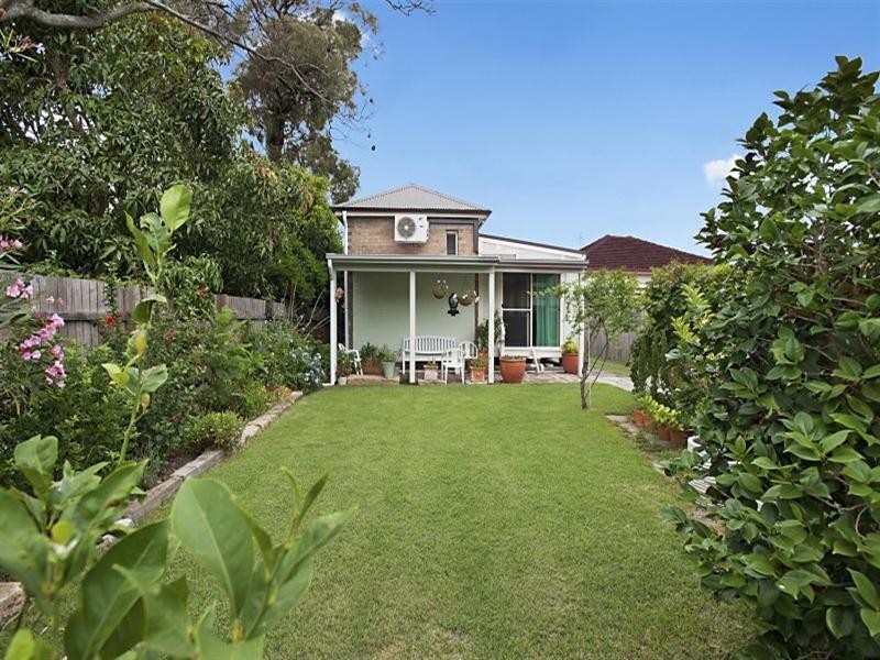 9 Brisbane Street, Lorn NSW 2320