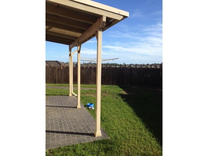 11 Hibiscus Crescent, Aberglasslyn NSW 2320