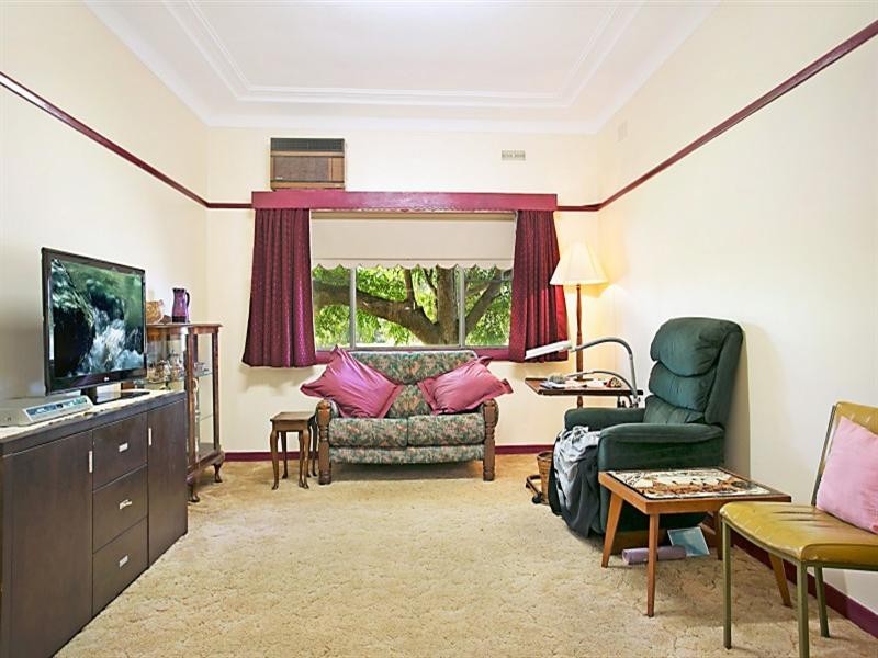 3 Banks Street, East Maitland NSW 2323