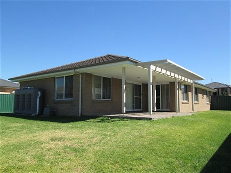 11 Mileham Circuit, Rutherford NSW 2320