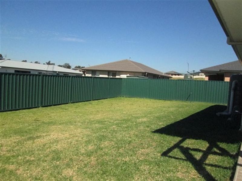 11 Mileham Circuit, Rutherford NSW 2320