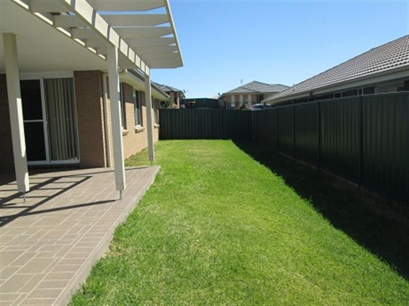 11 Mileham Circuit, Rutherford NSW 2320