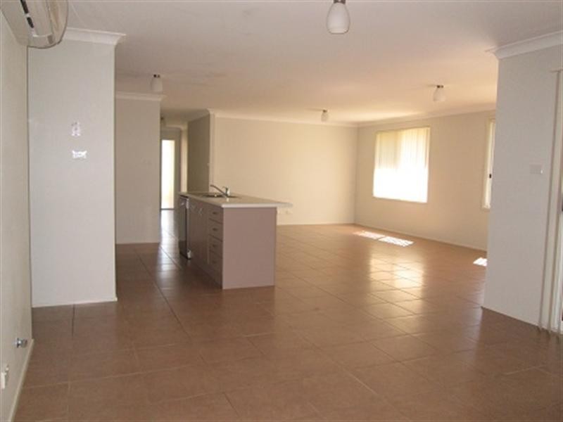 11 Mileham Circuit, Rutherford NSW 2320