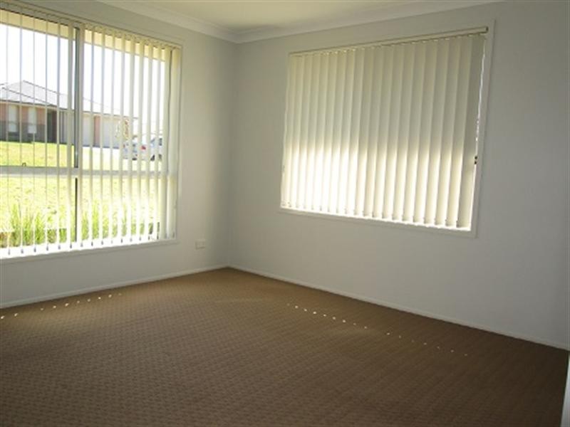 11 Mileham Circuit, Rutherford NSW 2320