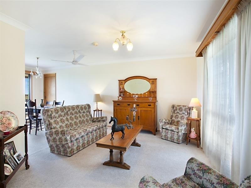 18 Annette Close, Woodberry NSW 2322