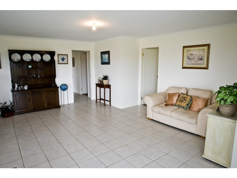 11 Loch Gogle Drive, Woodville NSW 2321