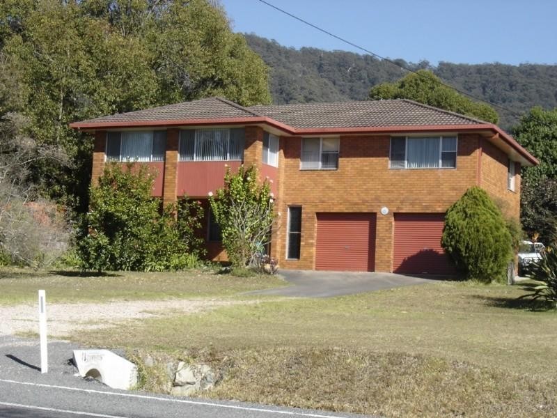 2 Lake Street, Laurieton NSW 2443