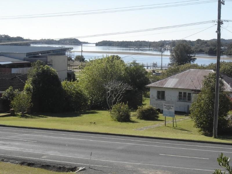 2 Lake Street, Laurieton NSW 2443