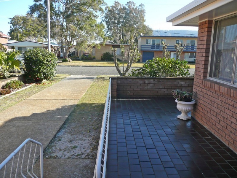 10 Bayside Avenue, North Haven NSW 2443