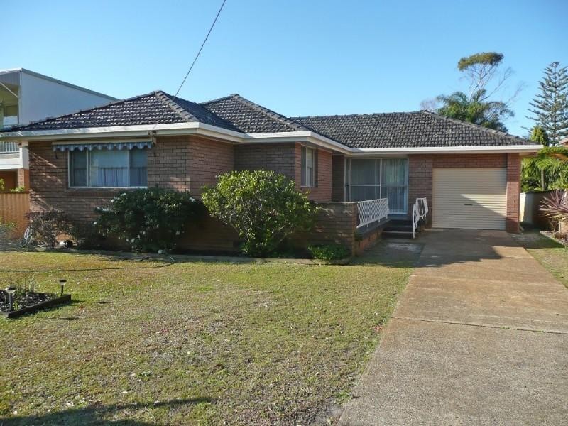 10 Bayside Avenue, North Haven NSW 2443