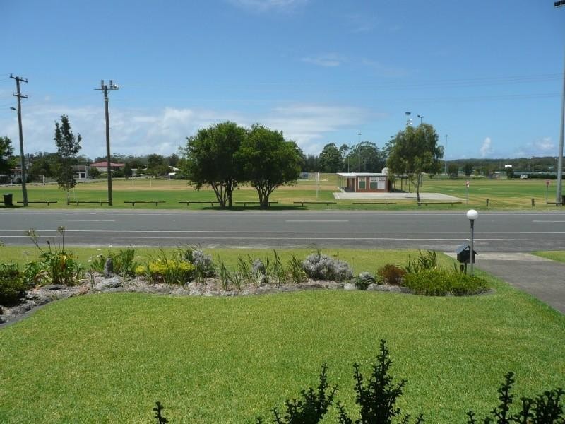 40 Lake Street, Laurieton NSW 2443